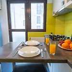 Cozy & Spacious Flat Near Victoriei Square アパート ブカレスト