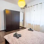 アパート Cozy & Spacious Flat Near Victoriei Square *
