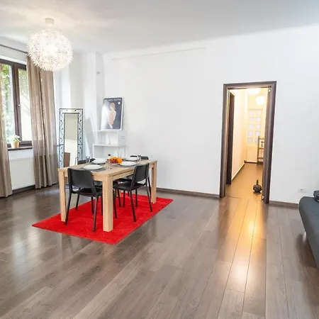 Cozy & Spacious Flat Near Victoriei Square 公寓 *