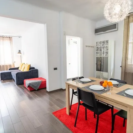 Cozy & Spacious Flat Near Victoriei Square Apartment *