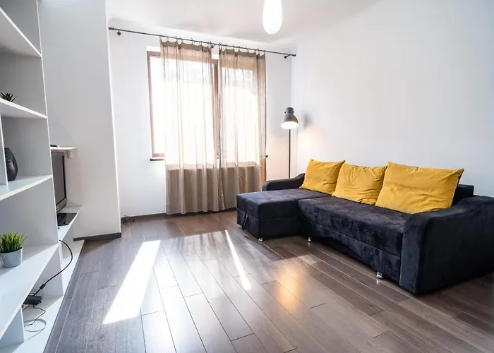 Cozy & Spacious Flat Near Victoriei Square *