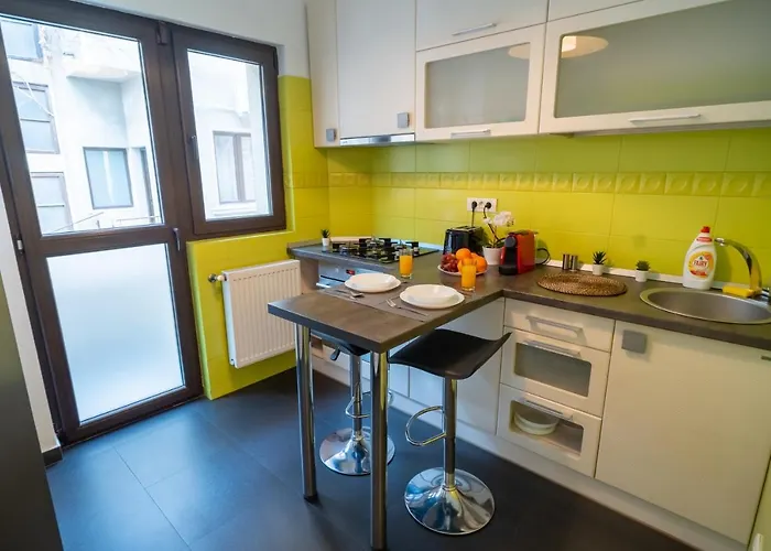 Cozy & Spacious Flat Near Victoriei Square *