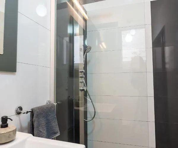 Cozy & Spacious Flat Near Victoriei Square * 布加勒斯特