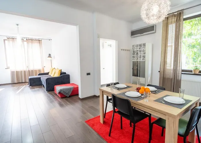 Cozy & Spacious Flat Near Victoriei Square Apartment *